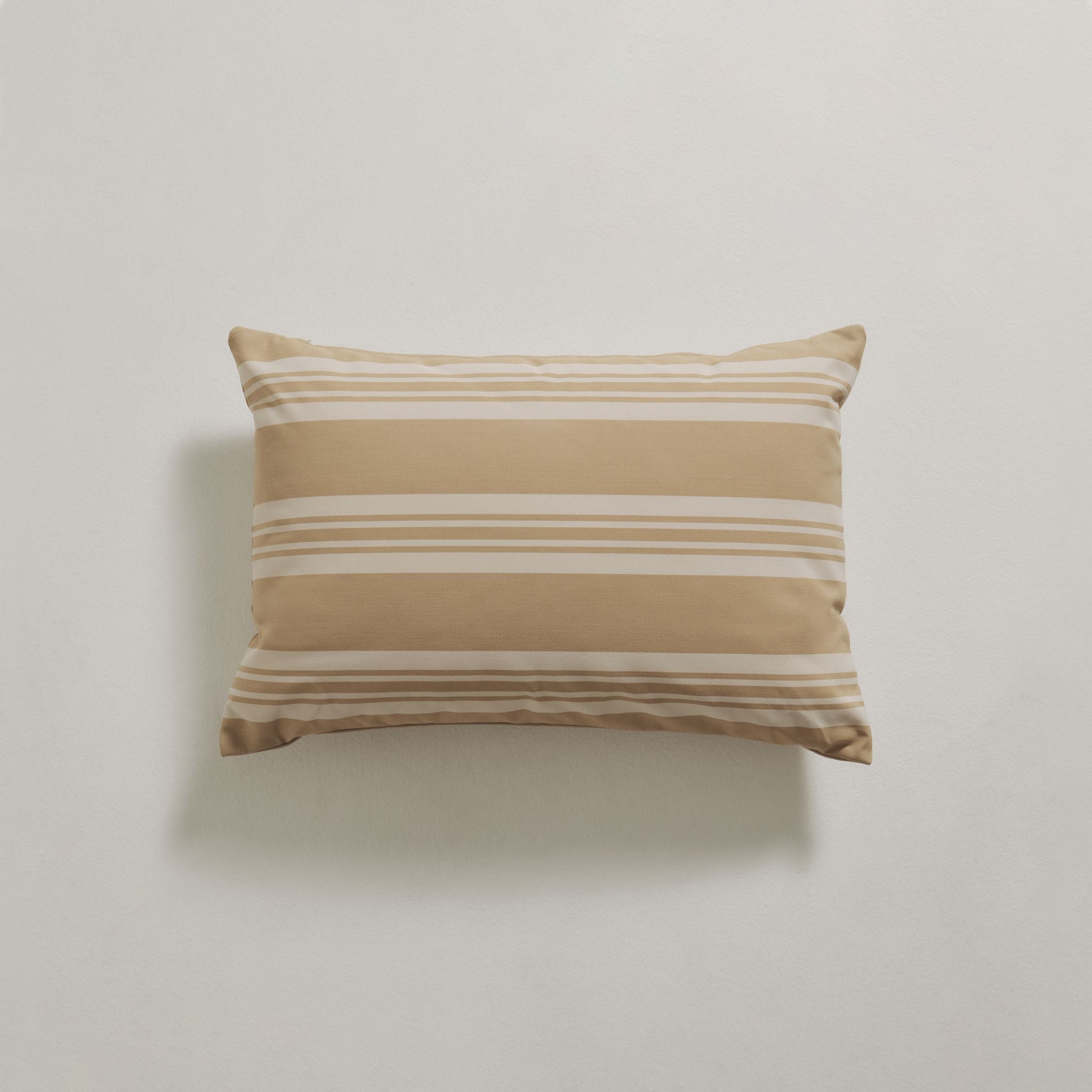 Udendørspude 40x60 - Beige stribet