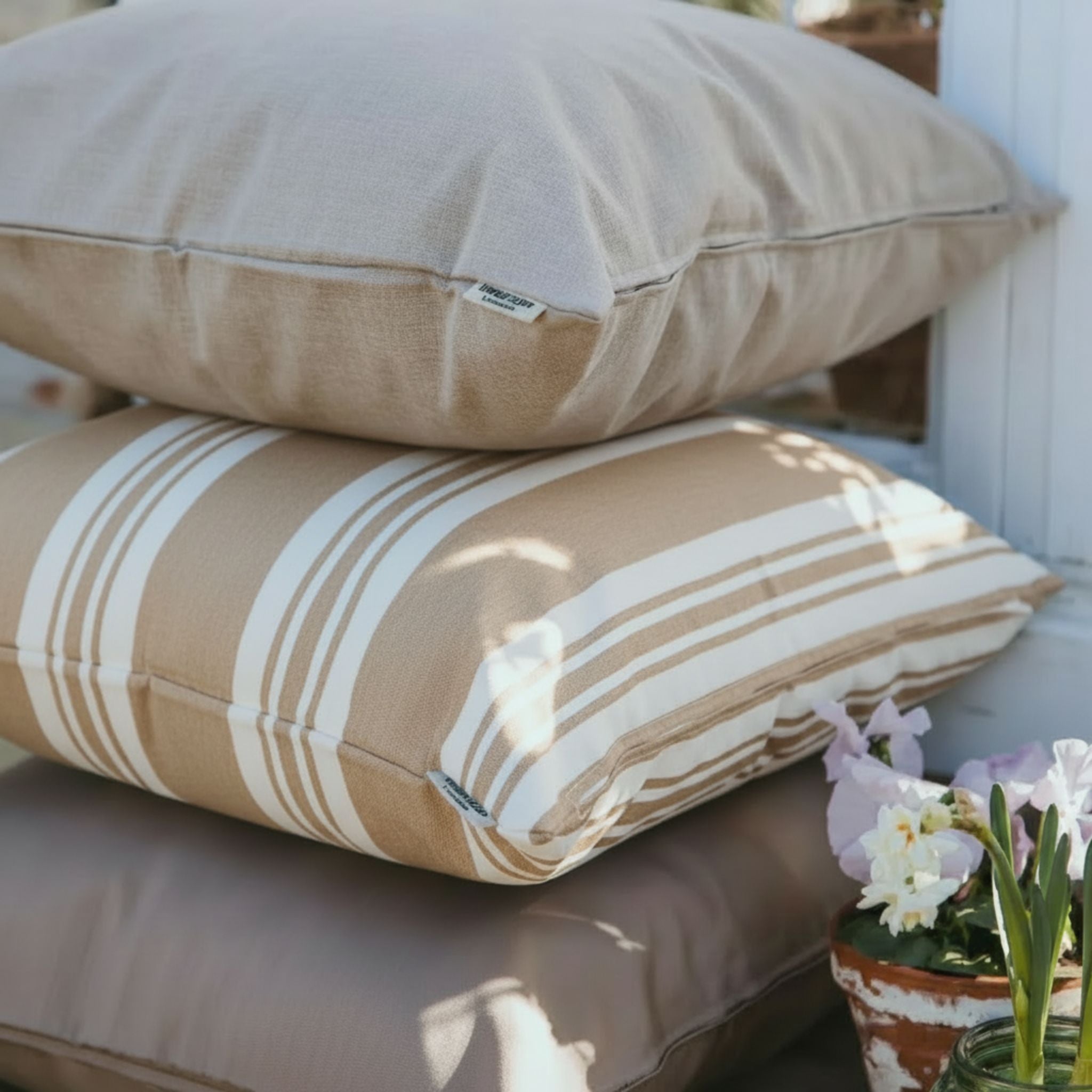 Udendørspude 50x50 - Beige stribet