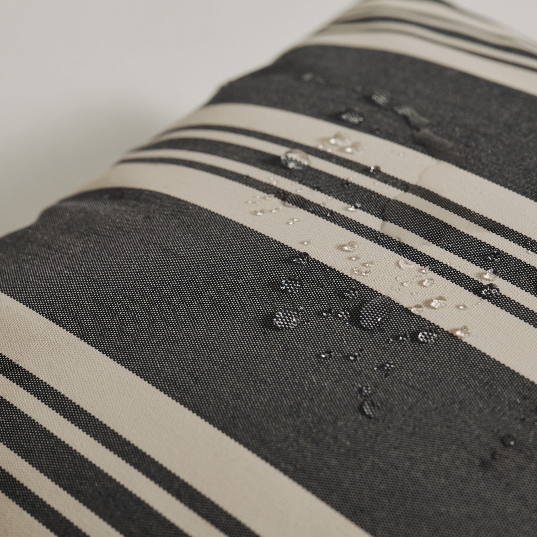 Udendørspude 40x60 - Navy stribet