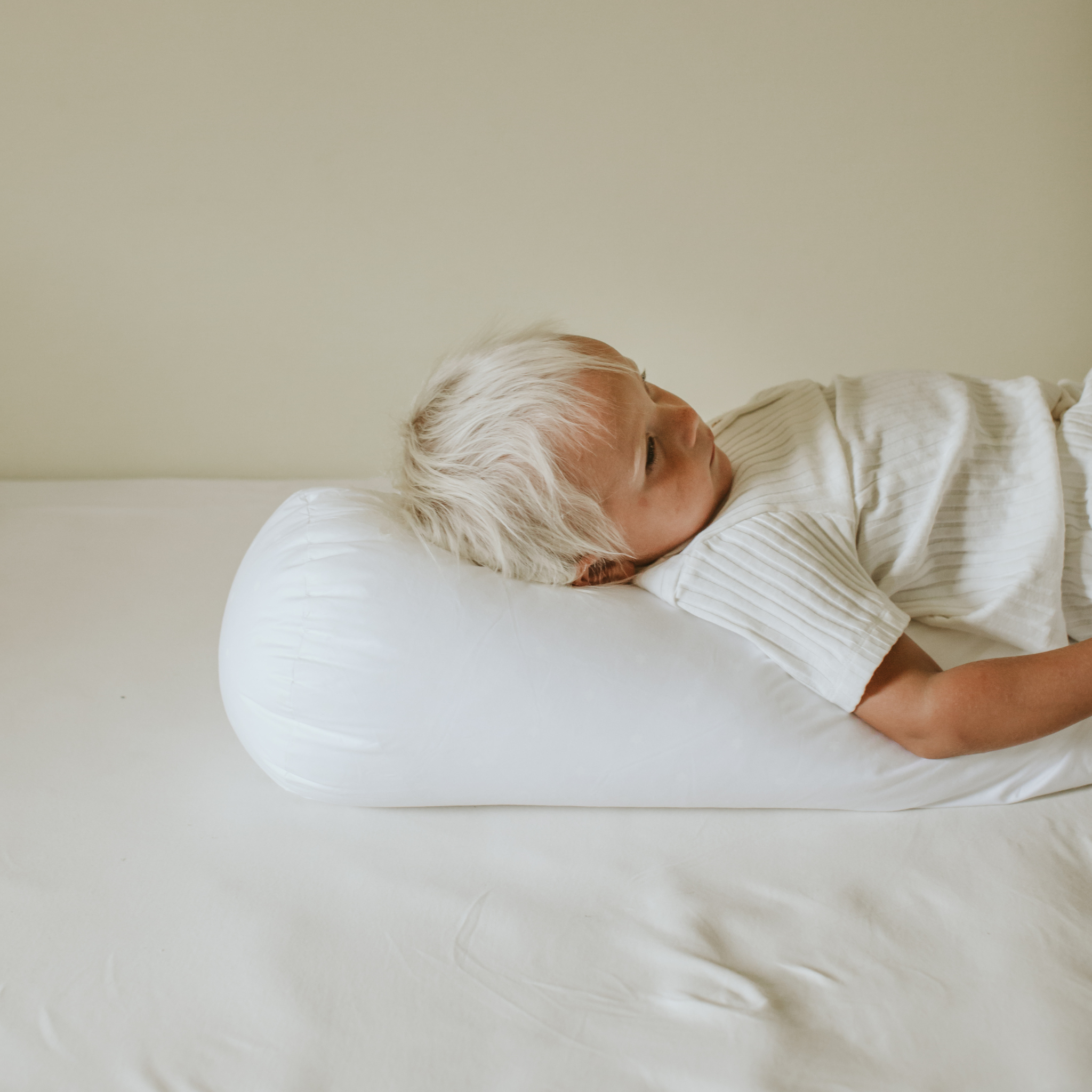 Comfort-I Junior Støttepude inkl. betræk - Hvid