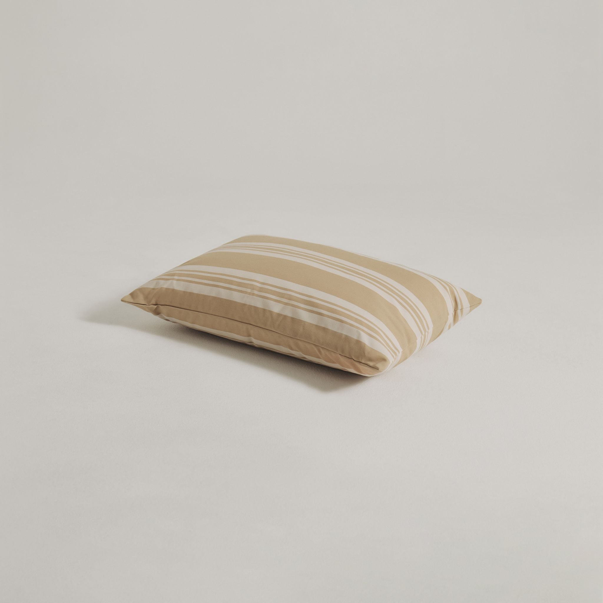 Udendørspude 40x60 - Beige stribet