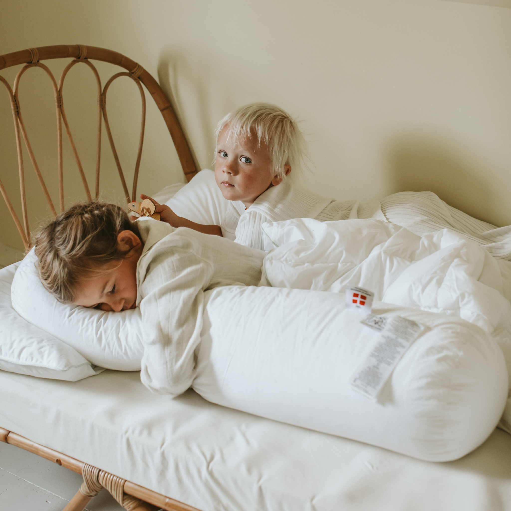 Comfort-I Junior Støttepude inkl. betræk - Hvid